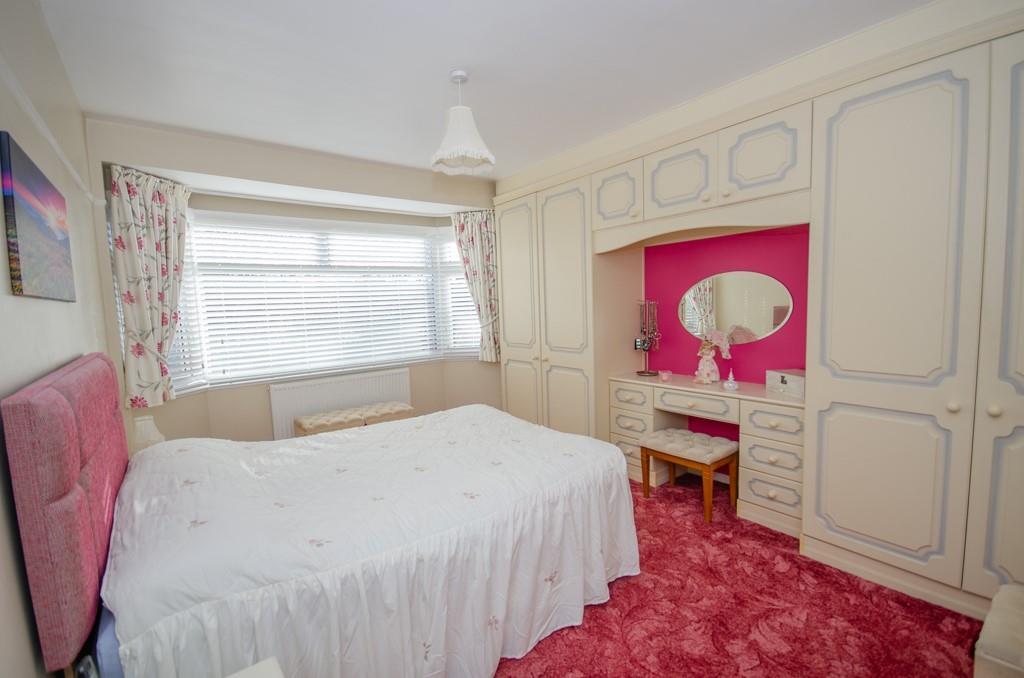 Bedroom 1.jpg
