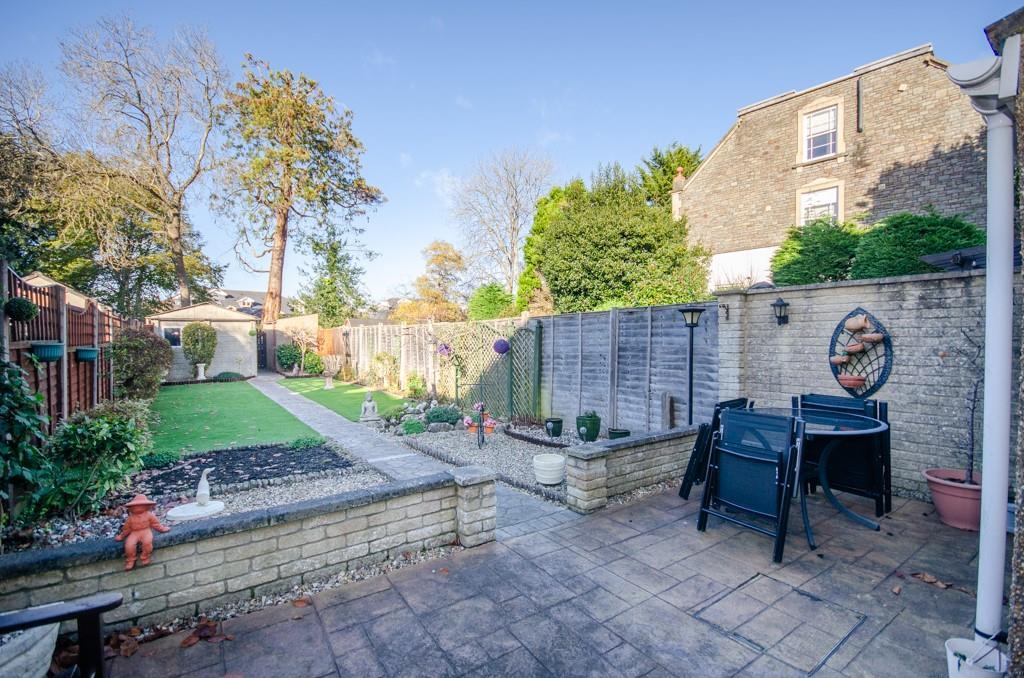 Rear garden pic 2.jpg