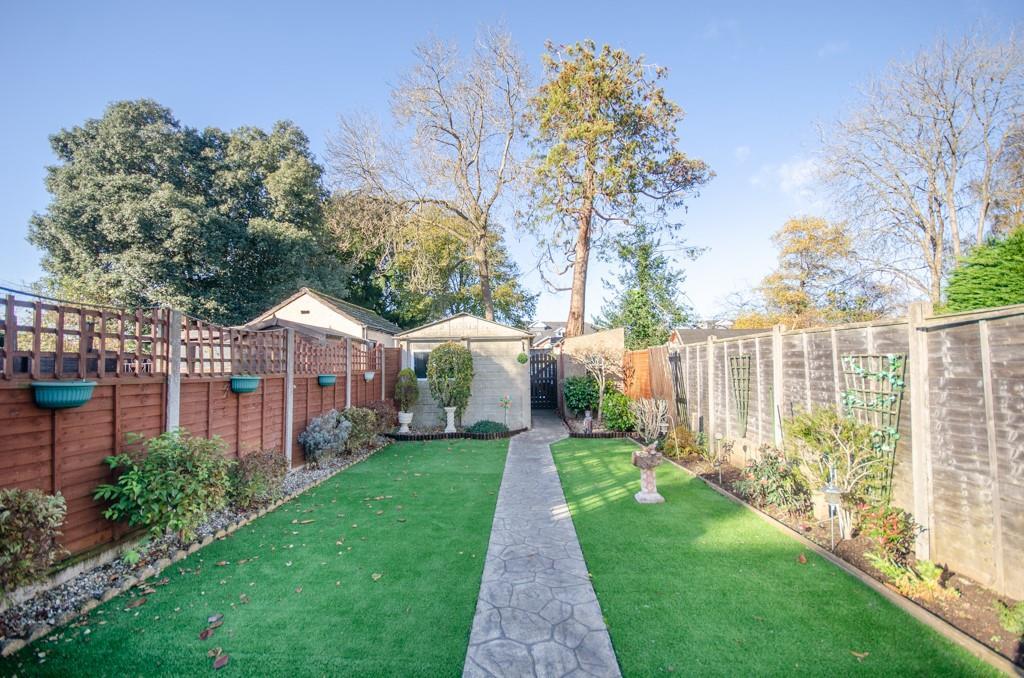 Rear garden pic 3.jpg