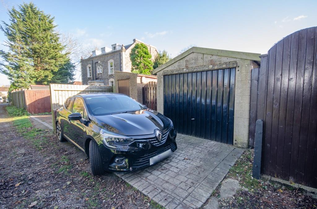 Garage-parking.jpg