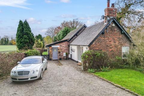 3 bedroom detached house for sale, Warburton Lane, Lymm WA13