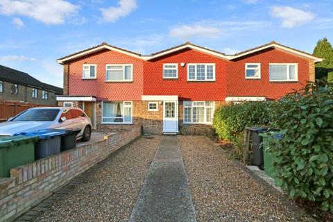 3 bedroom terraced house to rent, Britannia Road, Surbiton KT5