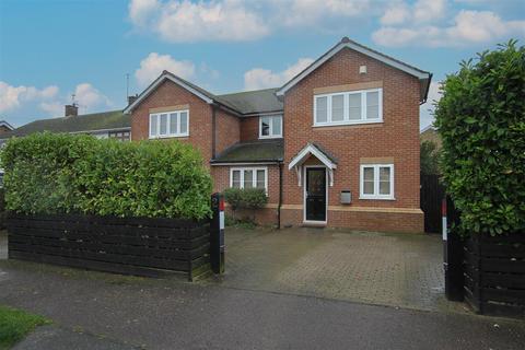 5 bedroom detached house for sale, Great Fox Meadow, Kelvedon Hatch