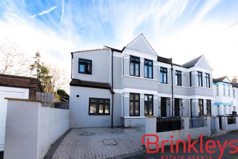 6 bedroom semi-detached house to rent, Norfolk Road, London