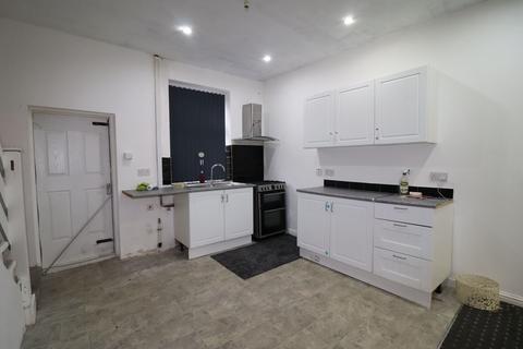 2 bedroom terraced house to rent, New Wellington Street, Blackburn, BB2