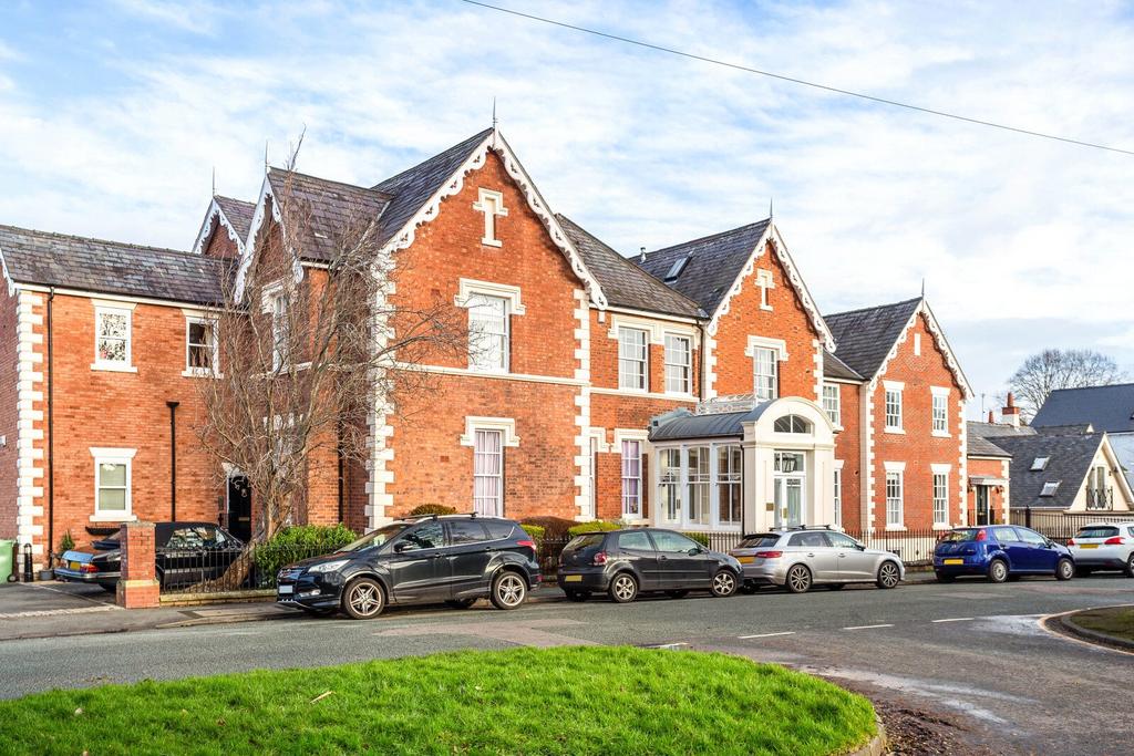 Queenscourt