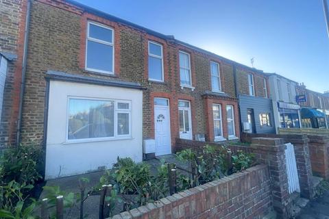 3 bedroom terraced house to rent, Seaside, Eastbourne BN22