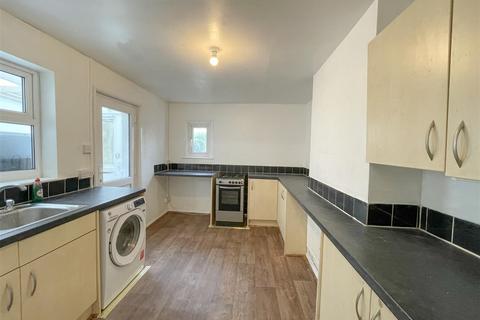 3 bedroom terraced house to rent, Seaside, Eastbourne BN22