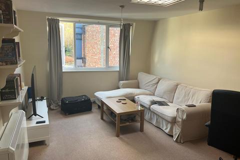 1 bedroom flat to rent, High Street, Chesham HP5