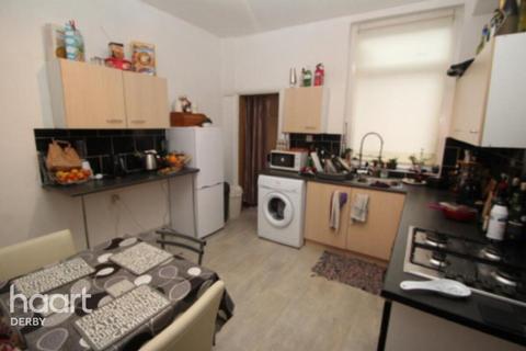 4 bedroom terraced house to rent, Paget Street, Leicestershire