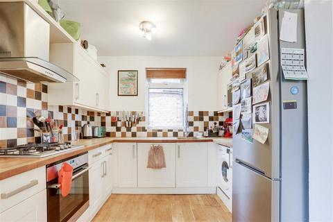 25 Ella Road, West Bridgford, Nottingham, NG2 5GX