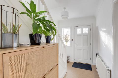 25 Ella Road, West Bridgford, Nottingham, NG2 5GX