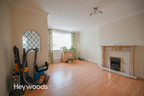 3 bedroom semi-detached house to rent, Fearns Avenue, Newcastle, Staffordshire