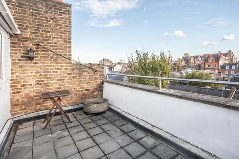 Studio to rent, Campden Street, Kensington, London, W8