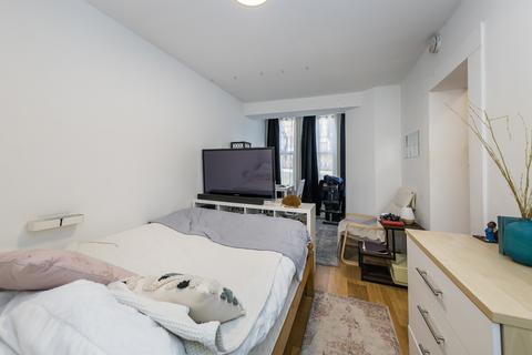 undefined, Fitzjohns Ave, London  NW3
