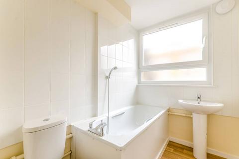 3 bedroom maisonette to rent, Tottenham Road, De Beauvoir Town, London, N1