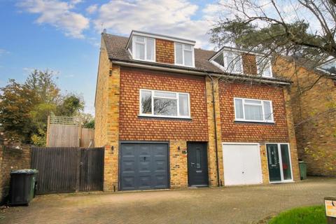 4 bedroom semi-detached house for sale, THE STREET, EFFINGHAM, KT24