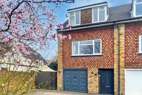 4 bedroom semi-detached house for sale, THE STREET, EFFINGHAM, KT24