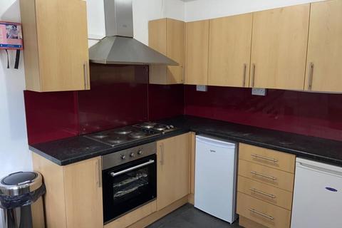 6 bedroom terraced house to rent, Swansea SA1