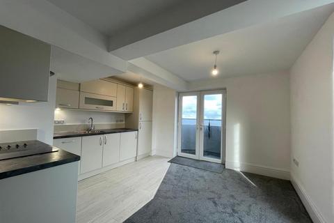 2 bedroom penthouse to rent, 16 - 17 Blenheim Terrace, Scarborough YO12