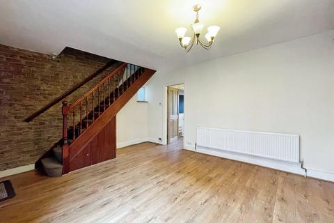 2 bedroom house to rent, Grays Place, Slough SL2