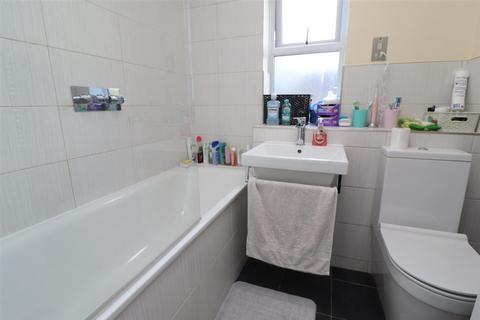 1 bedroom apartment to rent, Windsock Close, Surrey Quays, SE16