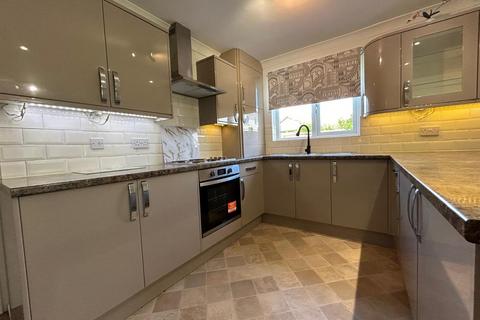 2 bedroom semi-detached house to rent, Millfields, Ossett