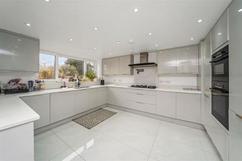 10 Nevin Drive, London, E4 7LH
