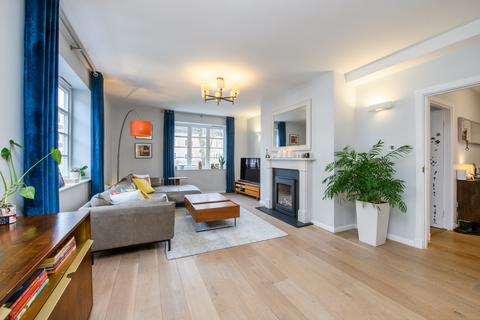 3 bedroom flat for sale, Exeter House, Putney Heath, London