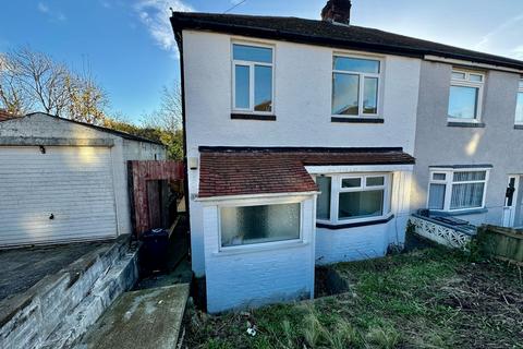 3 bedroom semi-detached house to rent, Brynglas Avenue, Newport, NP20