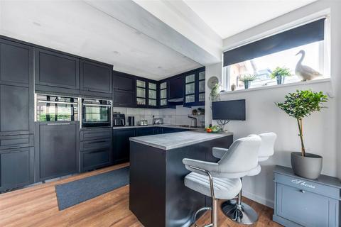 4 Edgehill Gardens, Istead Rise, Gravesend, DA13 9JU