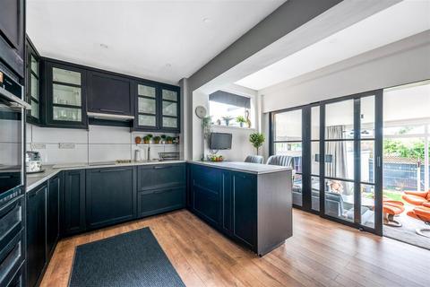 4 Edgehill Gardens, Istead Rise, Gravesend, DA13 9JU