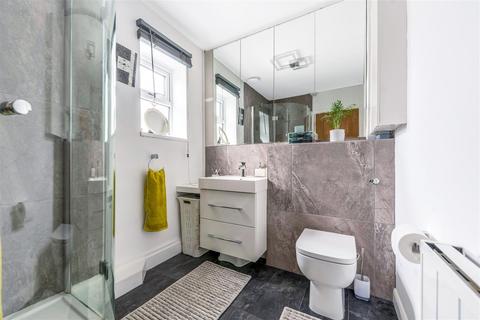 4 Edgehill Gardens, Istead Rise, Gravesend, DA13 9JU