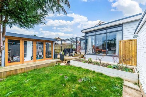 4 Edgehill Gardens, Istead Rise, Gravesend, DA13 9JU