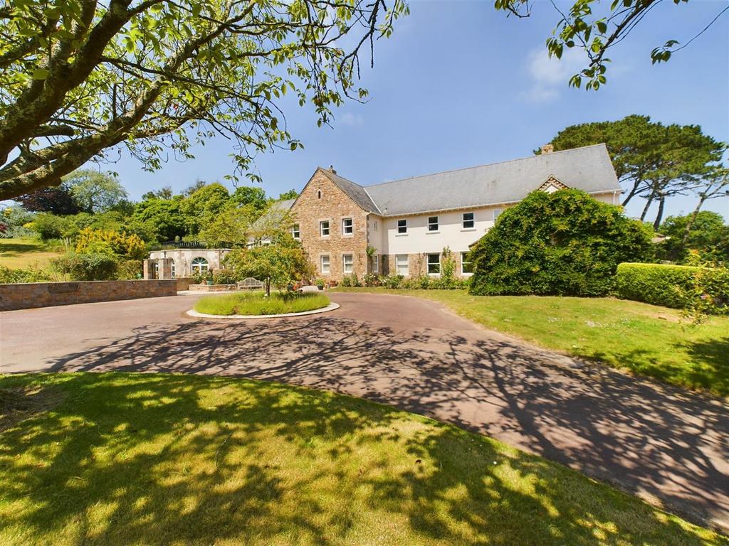 CAM02009 G0-PR0240-STILL020.jpg