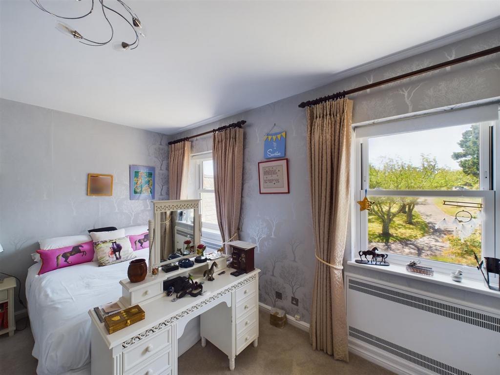 CAM02009 G0-PR0240-STILL014.jpg