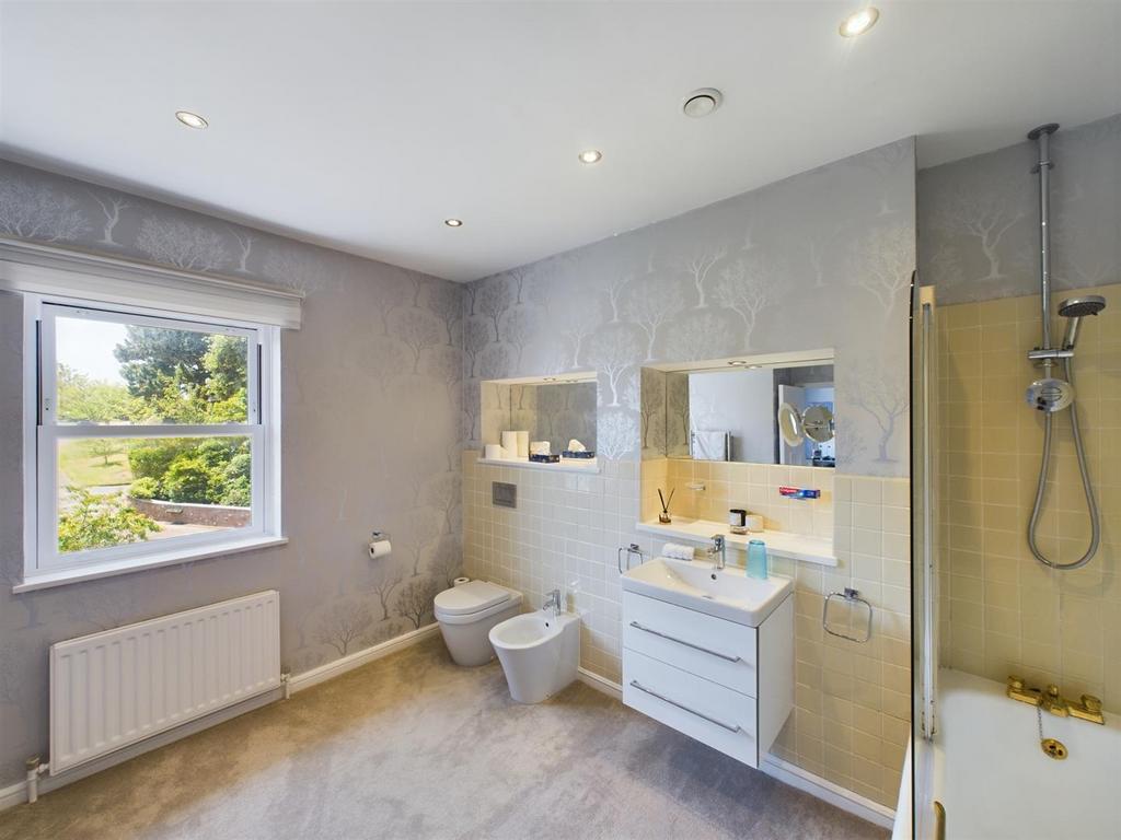 CAM02009 G0-PR0240-STILL015.jpg