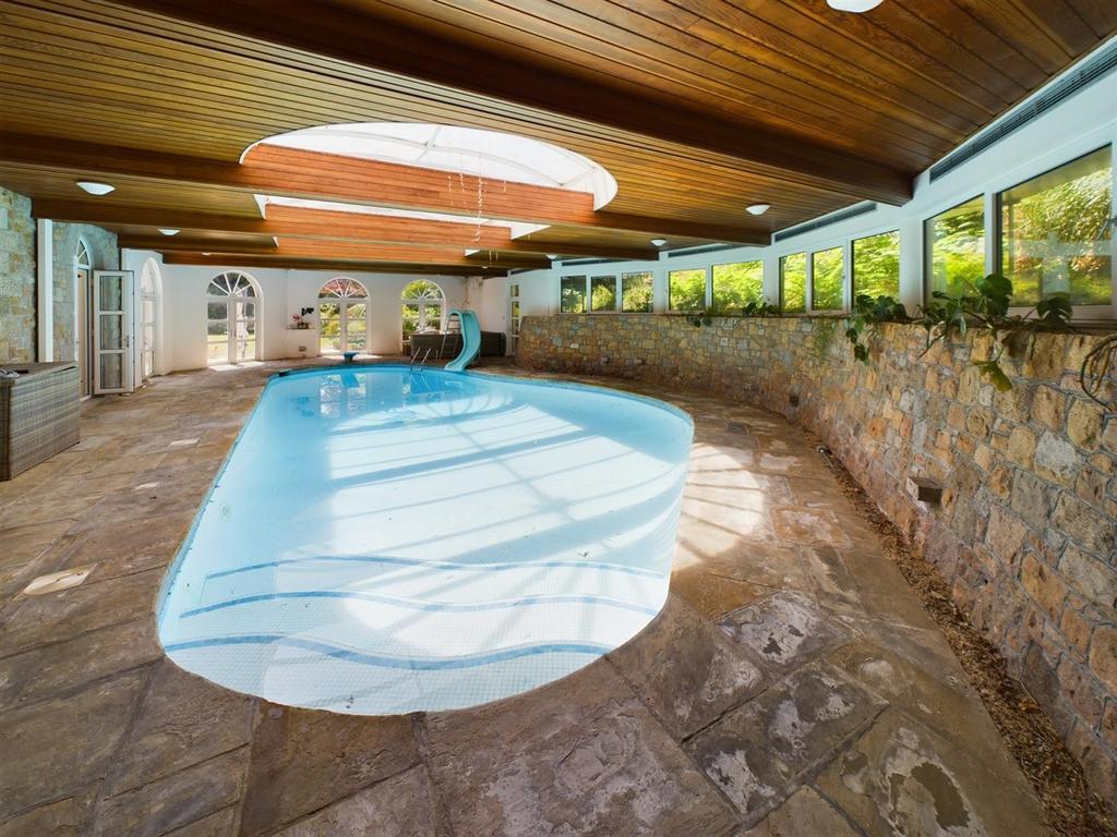 CAM02009 G0-PR0240-STILL018.jpg