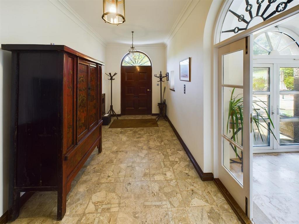 CAM02009 G0-PR0240-STILL002.jpg