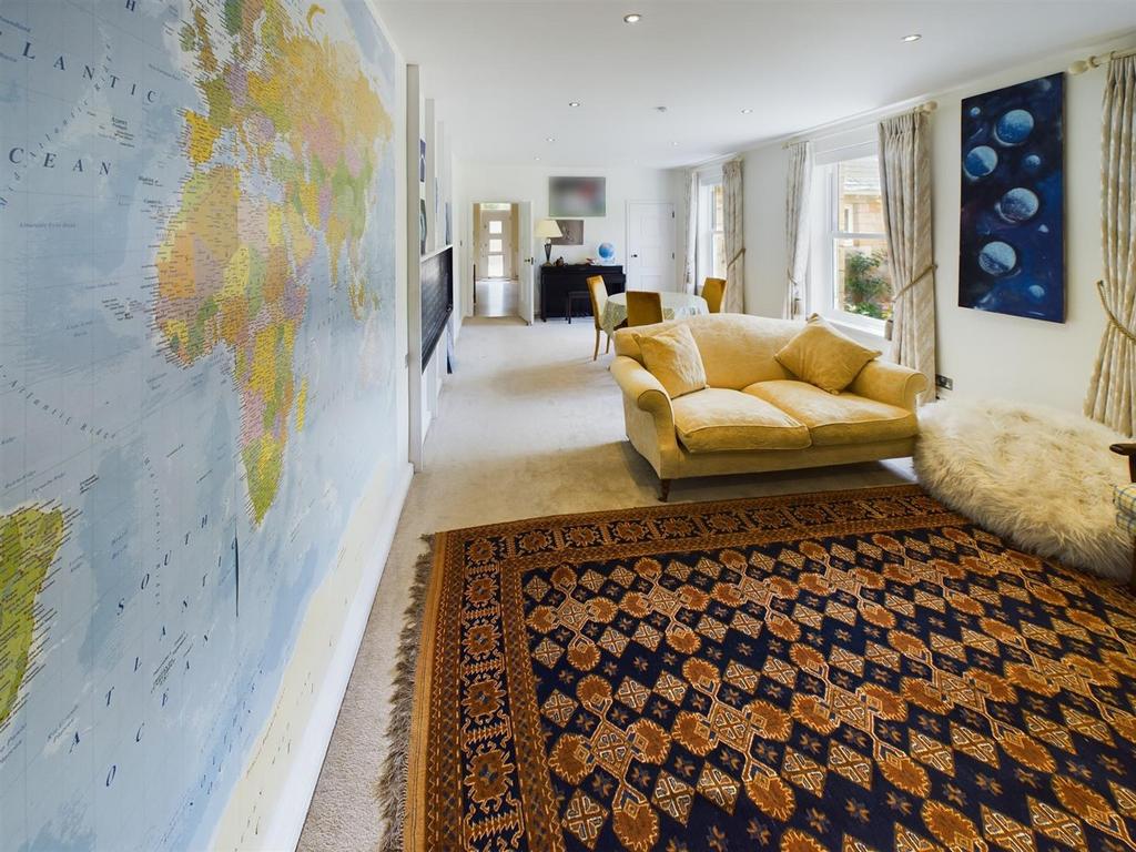 CAM02009 G0-PR0243-STILL001.jpg