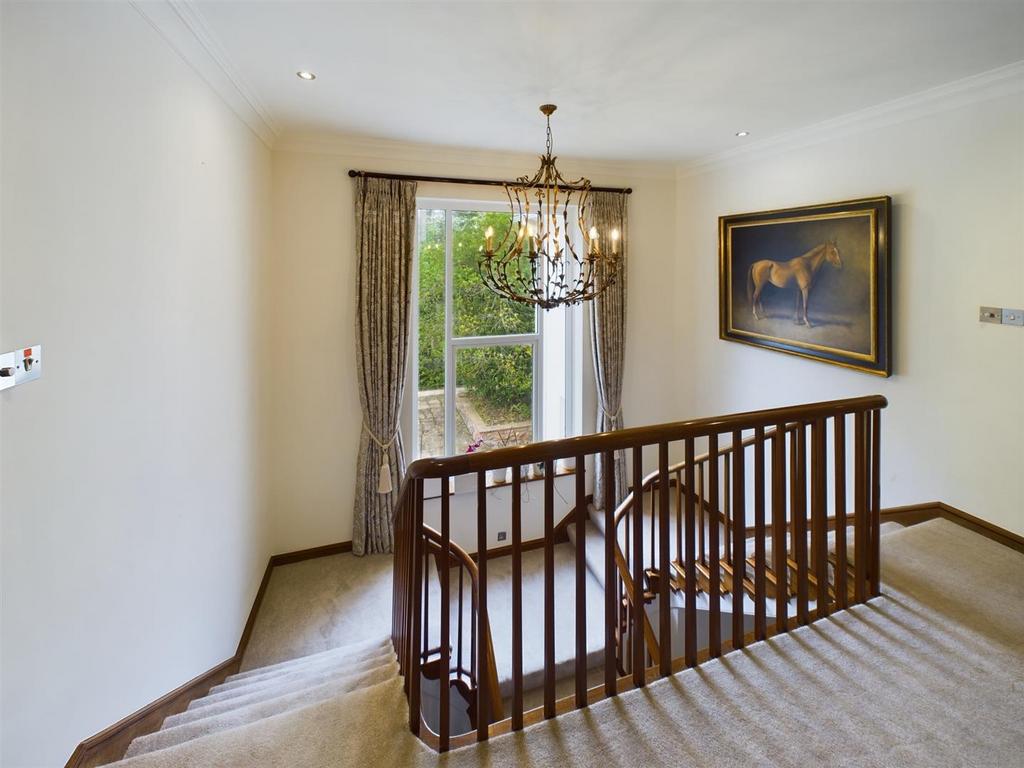 CAM02009 G0-PR0243-STILL026.jpg