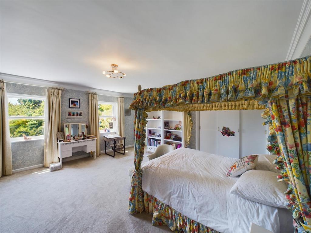 CAM02009 G0-PR0240-STILL011.jpg