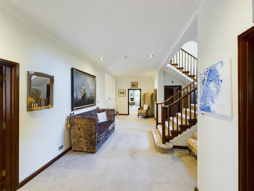 CAM02009 G0-PR0240-STILL004.jpg