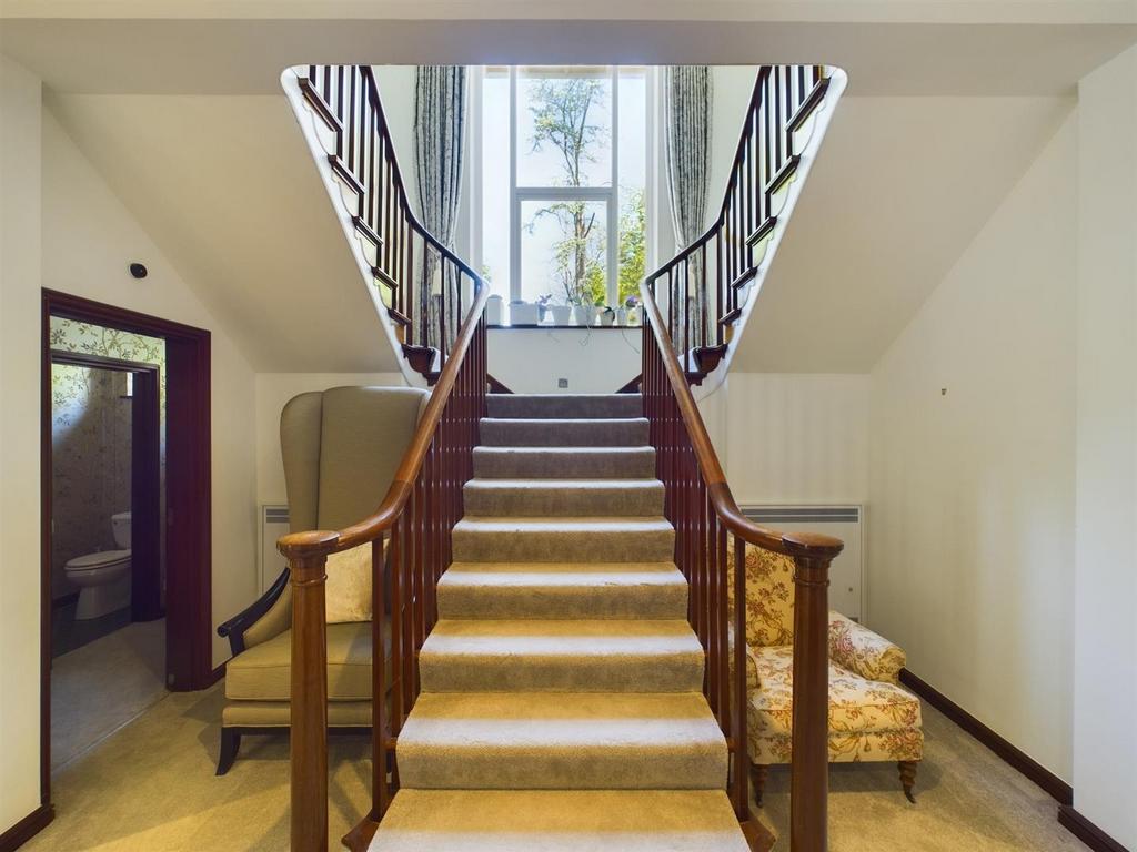 CAM02009 G0-PR0240-STILL003.jpg