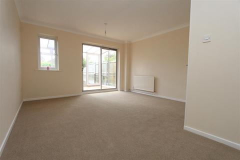 2 bedroom terraced house to rent, Harrier Drive Sittingbourne Kent