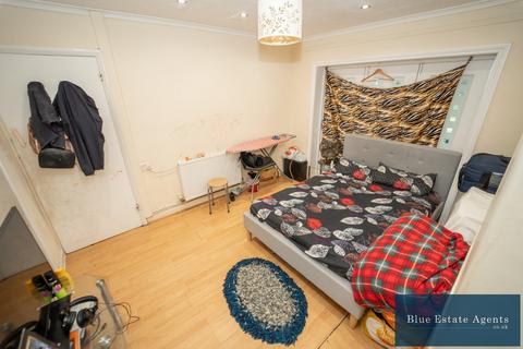 106 West Way, Hounslow, TW5 0JG