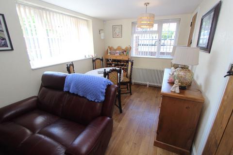 10 Birch Coppice, Brierley Hill, DY5 1AP