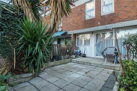 3 bedroom maisonette for sale, Ethnard Road, London