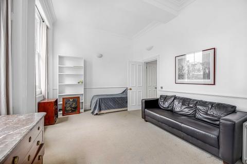 Studio to rent, Stanhope Gardens South Kensington SW7