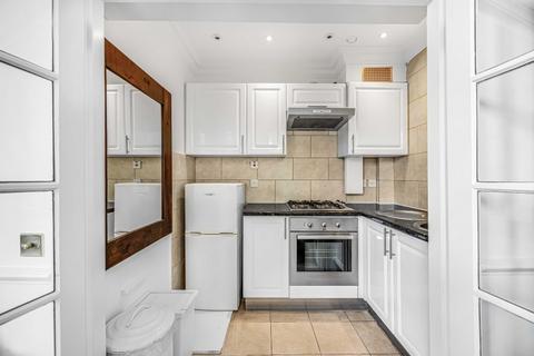 Studio to rent, Stanhope Gardens South Kensington SW7